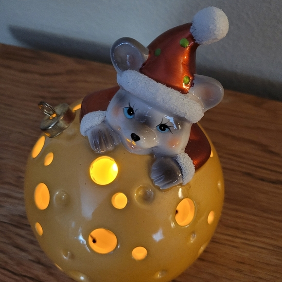 Home Reflections HOLIDAY LIGHT UP MOUSE ON ORNAMENT - Picture 2 of 5